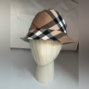 Burberry reversible Bucket Hat small